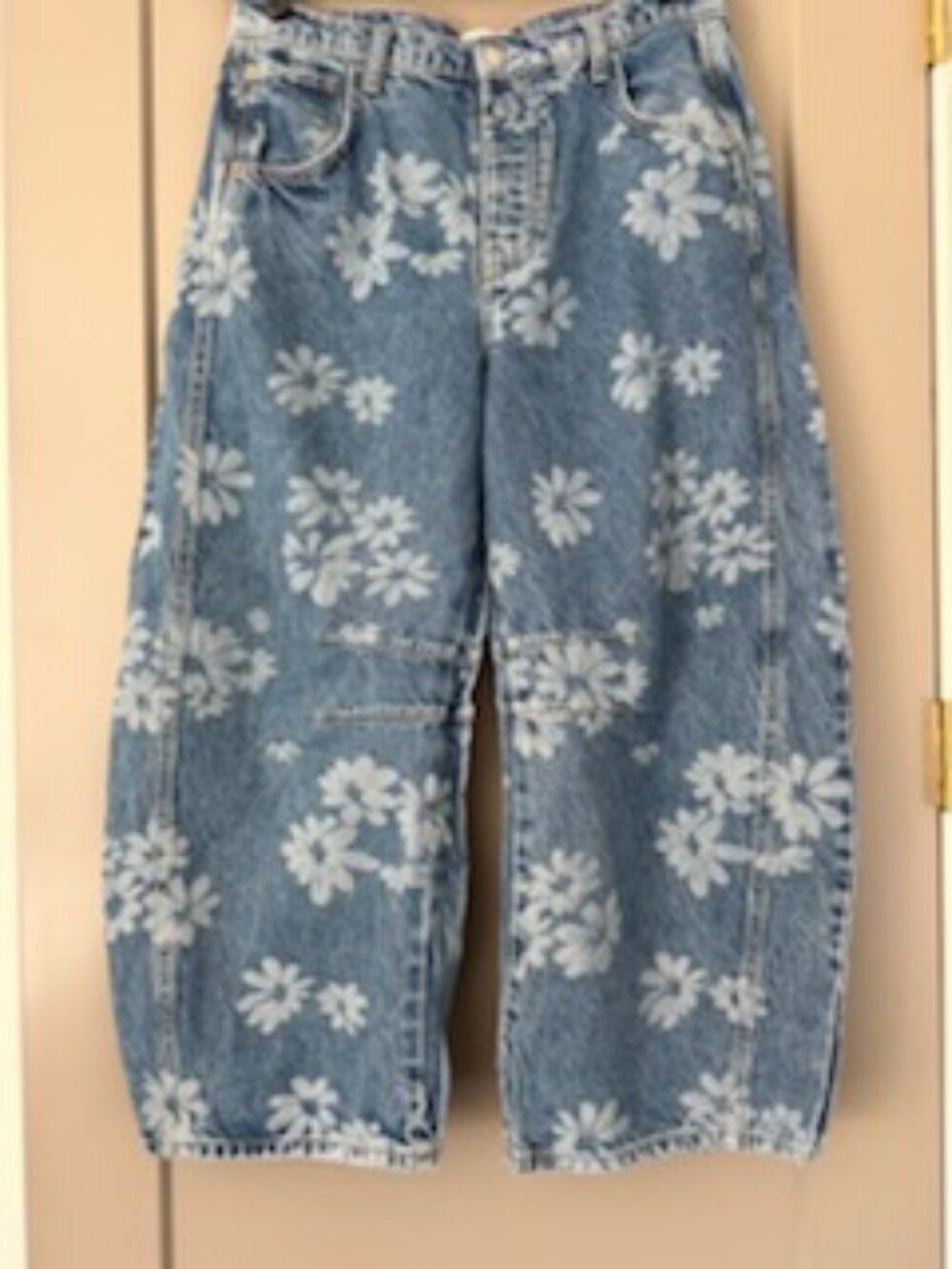 Free People Light Blue Denim Boyfriend Jeans with White Daisy Print